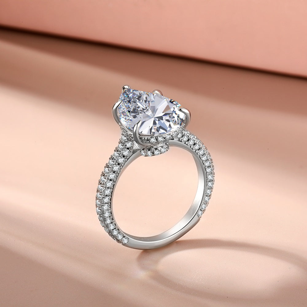 Silver Grand Pear Solitaire