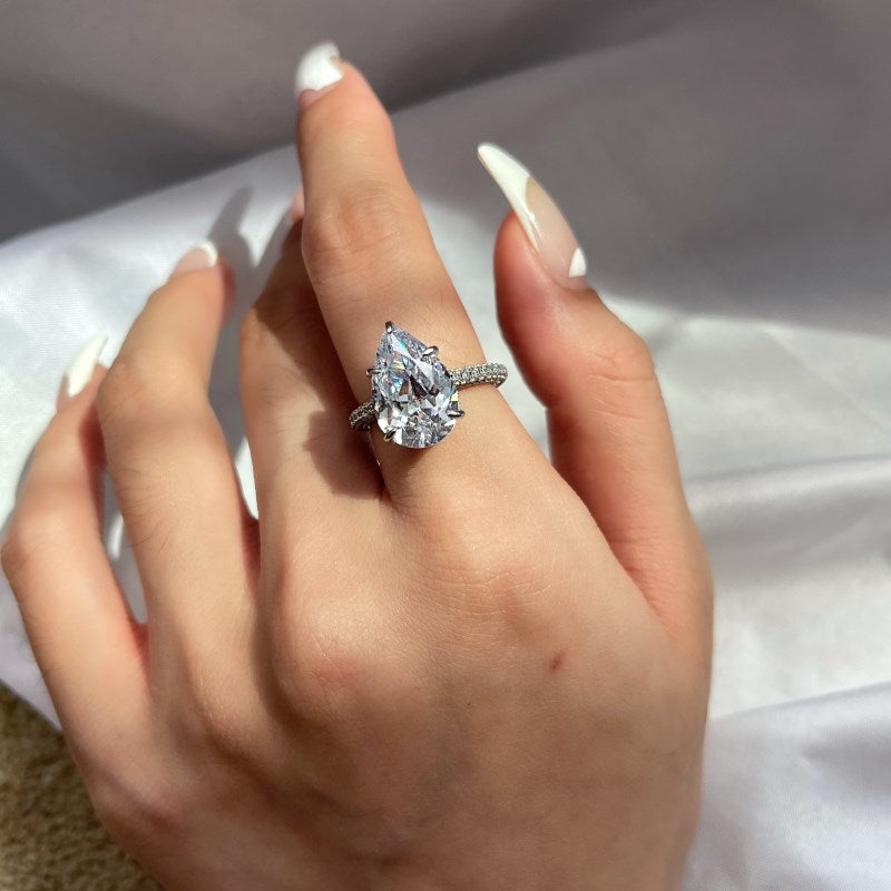 Silver Grand Pear Solitaire